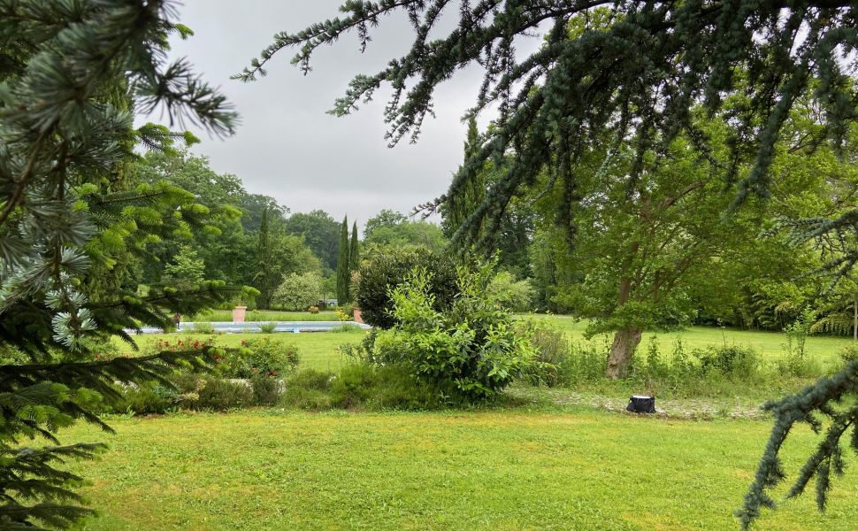 Superbe Château Renaissance datant du XVIIe siècle, avec un parc de 5,8 hectares